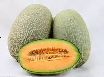 美女吃哈密瓜饮料视频,甜蜜滋味尽收眼底