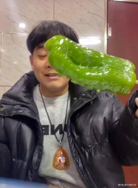 文安吃瓜视频网红照片,揭秘幕后生活瞬间