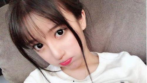 呆妹小呆瓜吃鸡视频,欢乐无限，萌态百出